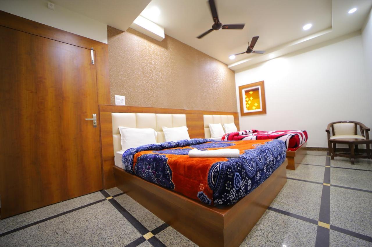 Hotel Royal Phoenix Agra  Eksteriør billede