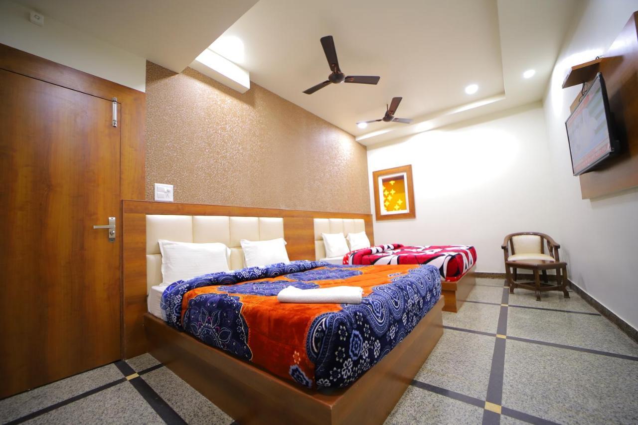 Hotel Royal Phoenix Agra  Eksteriør billede