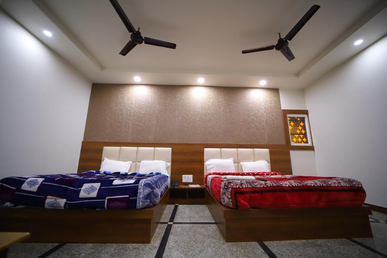 Hotel Royal Phoenix Agra  Eksteriør billede