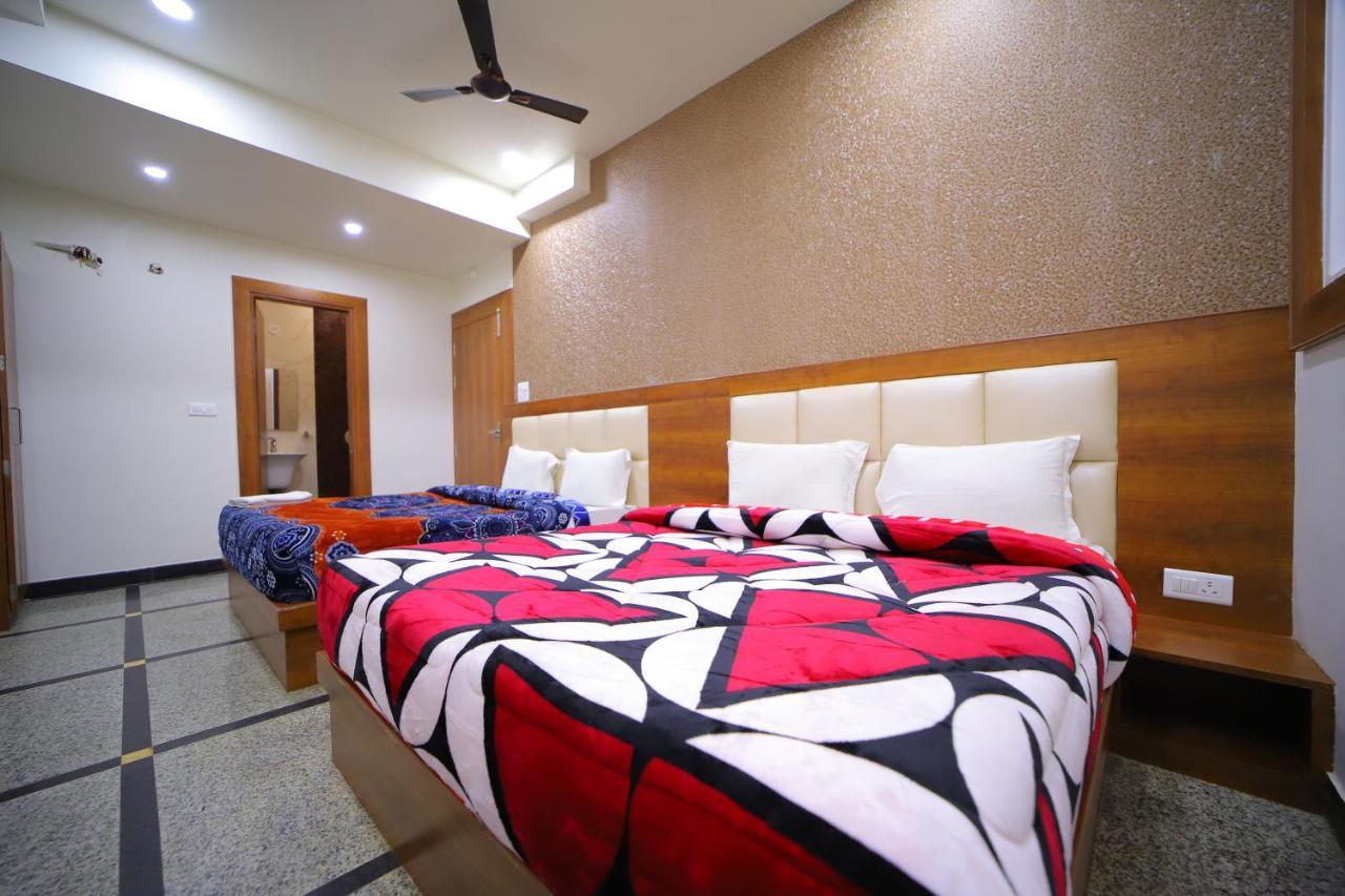 Hotel Royal Phoenix Agra  Eksteriør billede