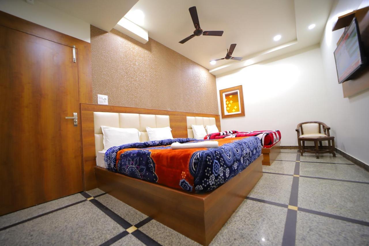 Hotel Royal Phoenix Agra  Eksteriør billede